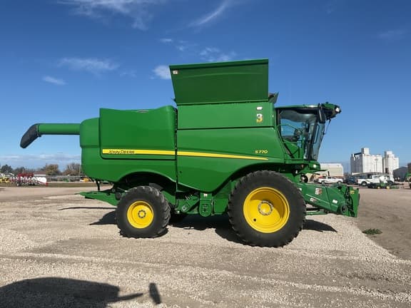 Image of John Deere S770 equipment image 2