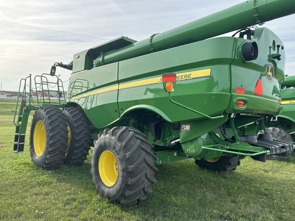 Image of John Deere S770 equipment image 3