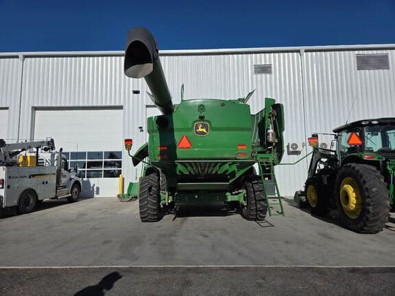 Image of John Deere S770 equipment image 2