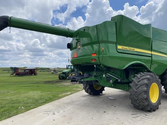 Image of John Deere S770 equipment image 4