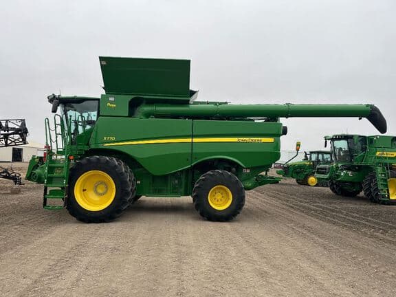 Image of John Deere S770 equipment image 1