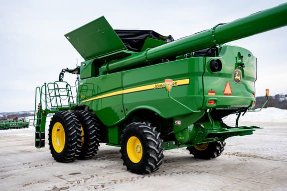 Image of John Deere S770 equipment image 3