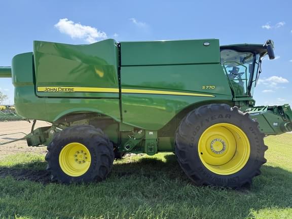 Image of John Deere S770 equipment image 3