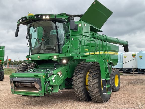 Image of John Deere S770 equipment image 1