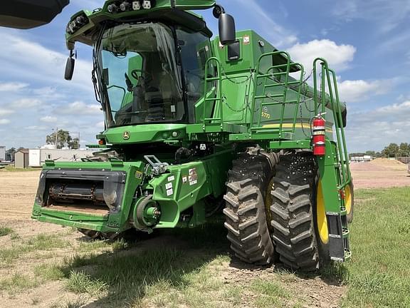 Image of John Deere S770 equipment image 1