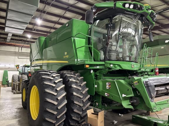 Image of John Deere S770 equipment image 1