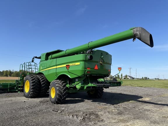 Image of John Deere S770 equipment image 2