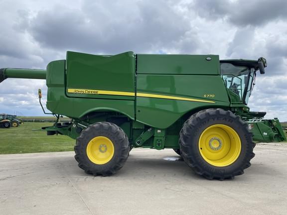 Image of John Deere S770 equipment image 4