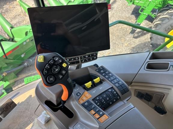 Image of John Deere S770 equipment image 4