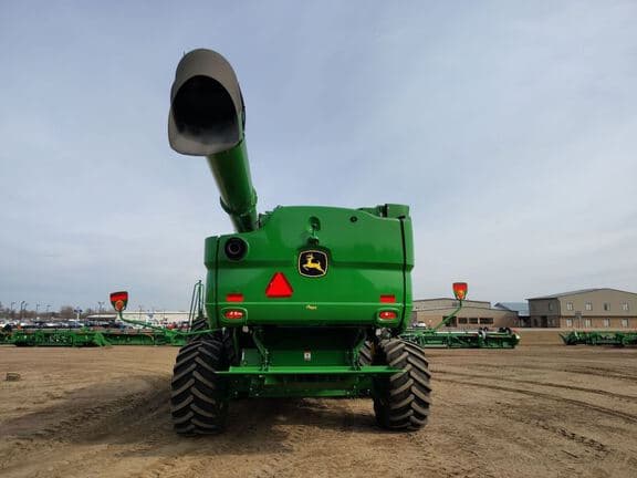 Image of John Deere S780 equipment image 3