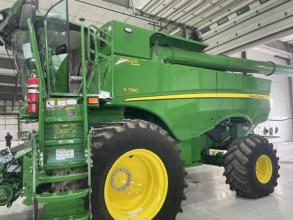 Image of John Deere S780 equipment image 3