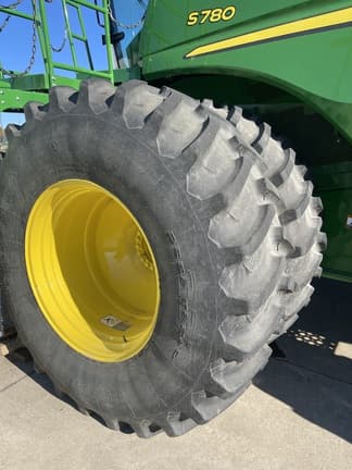 Image of John Deere S780 equipment image 4