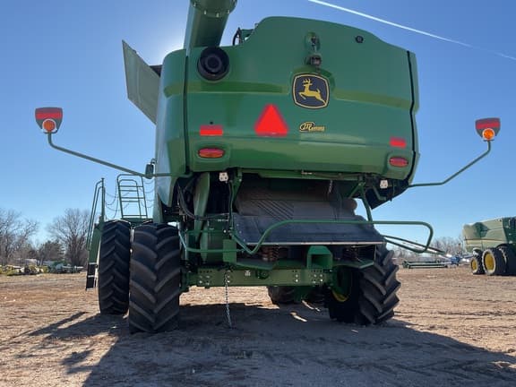 Image of John Deere S780 equipment image 2