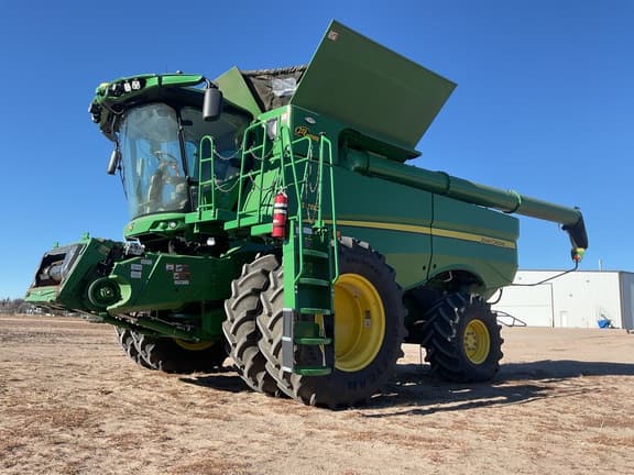 Image of John Deere S780 equipment image 1