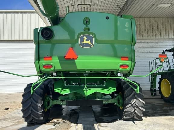 Image of John Deere S780 equipment image 4