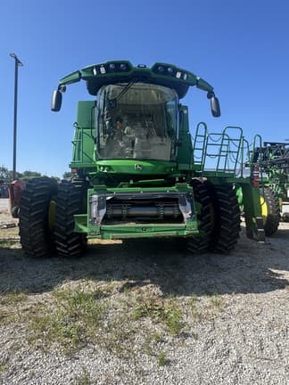 Image of John Deere S780 equipment image 2