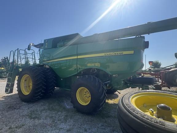 Image of John Deere S780 equipment image 4