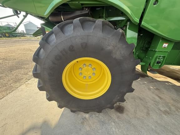 Image of John Deere S780 equipment image 4