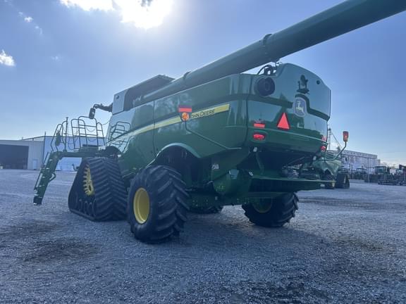 Image of John Deere S780 equipment image 2