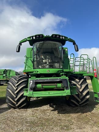 Image of John Deere S780 equipment image 1