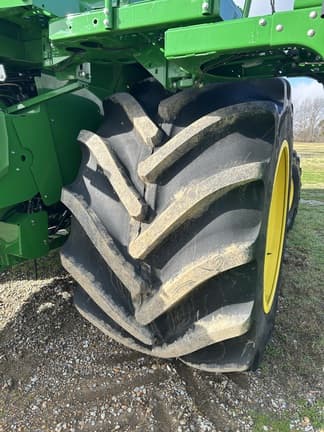 Image of John Deere S780 equipment image 2