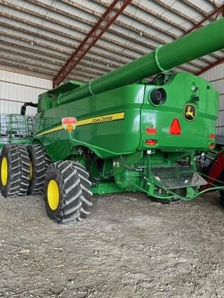 Image of John Deere S780 equipment image 1