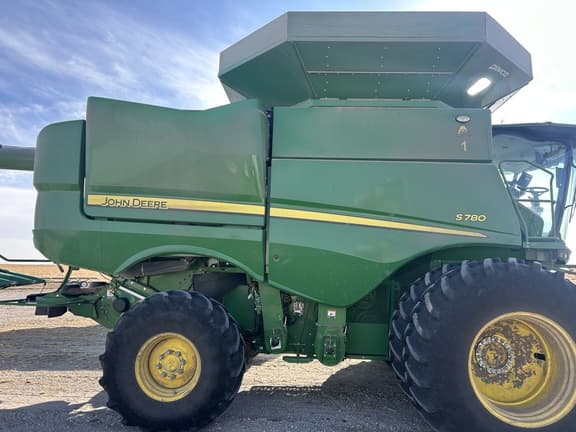 Image of John Deere S780 equipment image 3