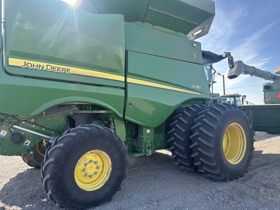 Image of John Deere S780 equipment image 4