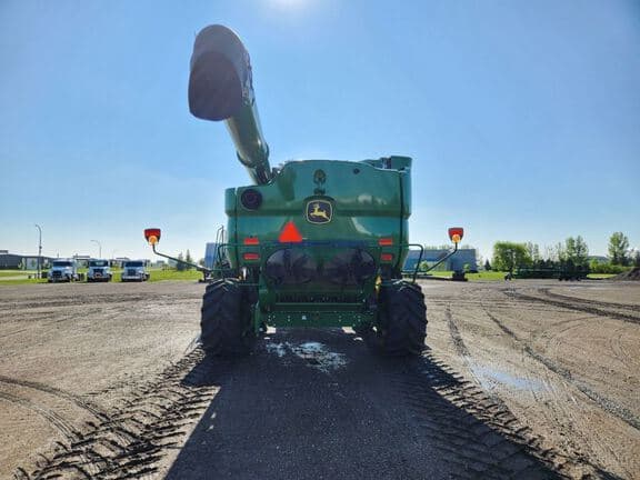 Image of John Deere S780 equipment image 3