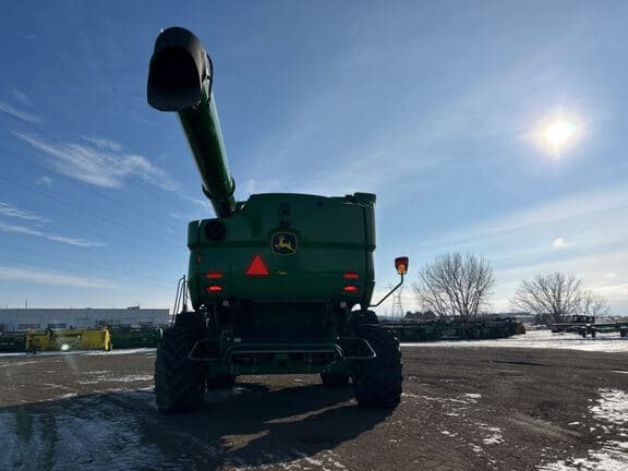 Image of John Deere S780 equipment image 3