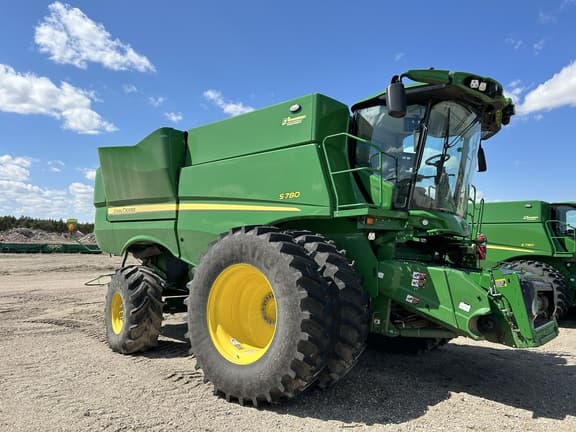 Image of John Deere S780 equipment image 2