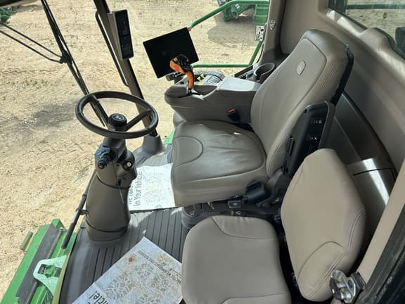 Image of John Deere S780 equipment image 3