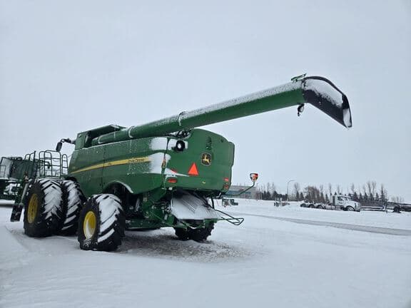 Image of John Deere S780 equipment image 1