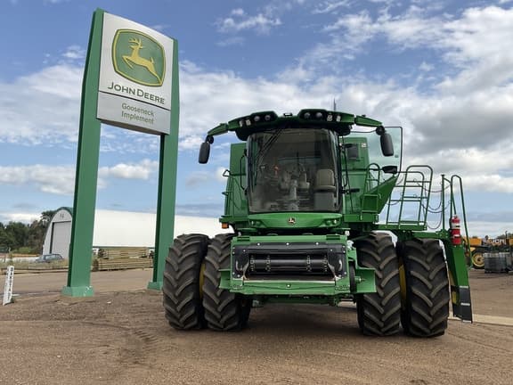 Image of John Deere S780 equipment image 1