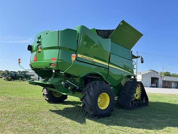 Image of John Deere S780 equipment image 2