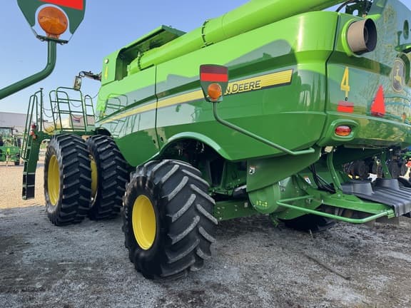 Image of John Deere S780 equipment image 4