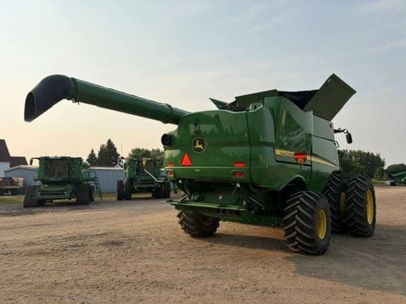 Image of John Deere S780 equipment image 4