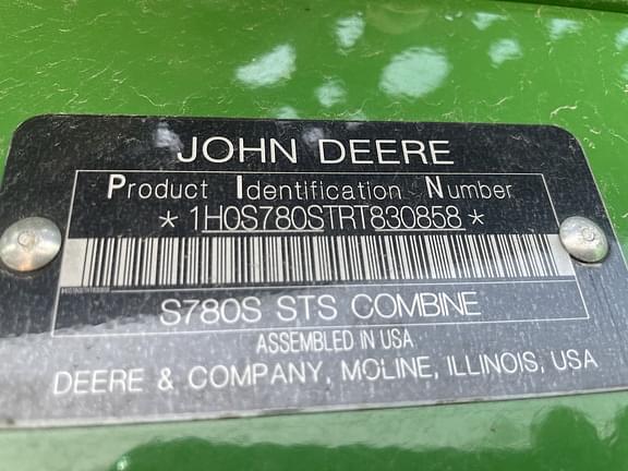 Image of John Deere S780 Image 1