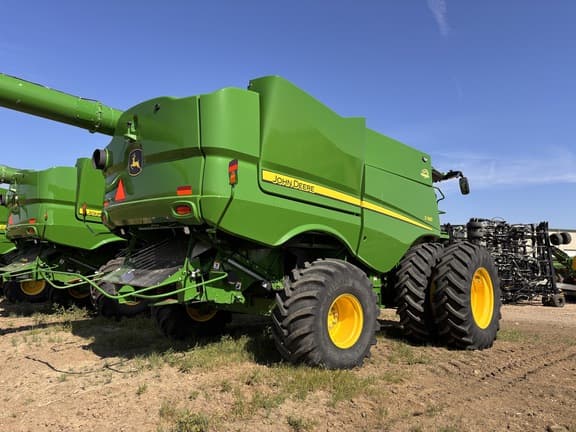 Image of John Deere S780 equipment image 3