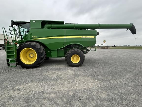 Image of John Deere S780 equipment image 2