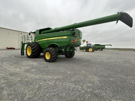 Image of John Deere S780 equipment image 1