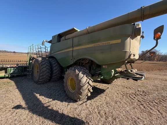 Image of John Deere S780 equipment image 3