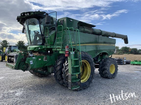 Image of John Deere S780 equipment image 1