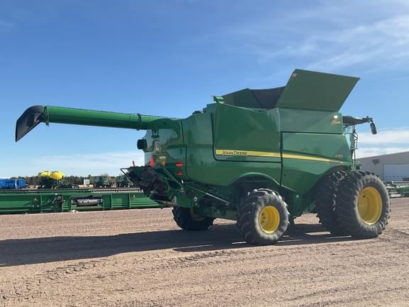 Image of John Deere S780 equipment image 3