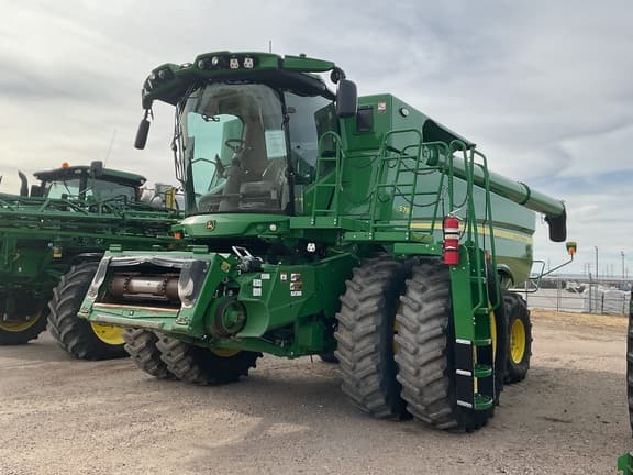 Image of John Deere S780 equipment image 2