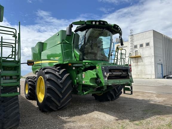 Image of John Deere S780 equipment image 4