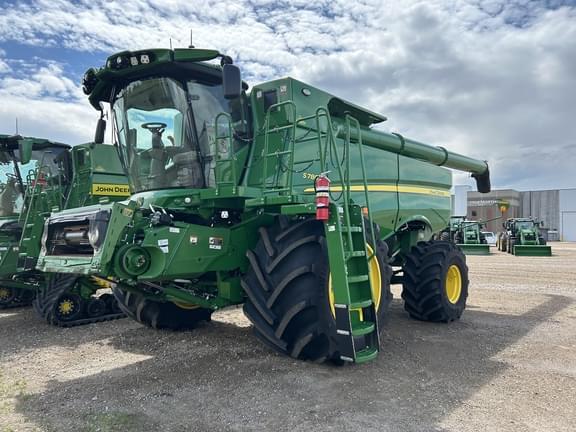 Image of John Deere S780 equipment image 2