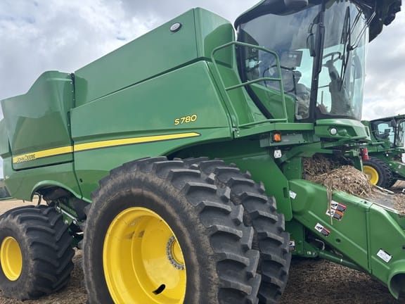2024 John Deere S780 Equipment Image0