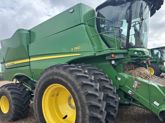 Image of John Deere S780 equipment image 1