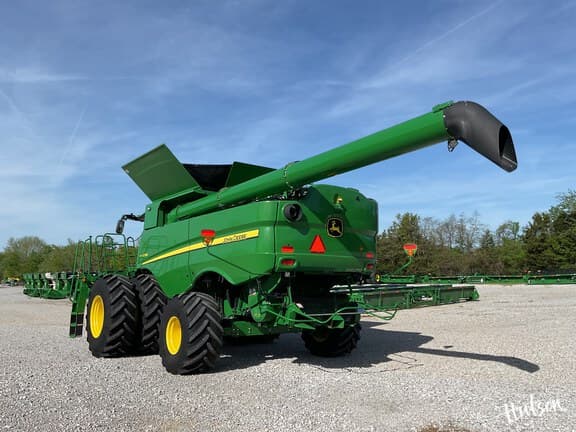 Image of John Deere S780 equipment image 2